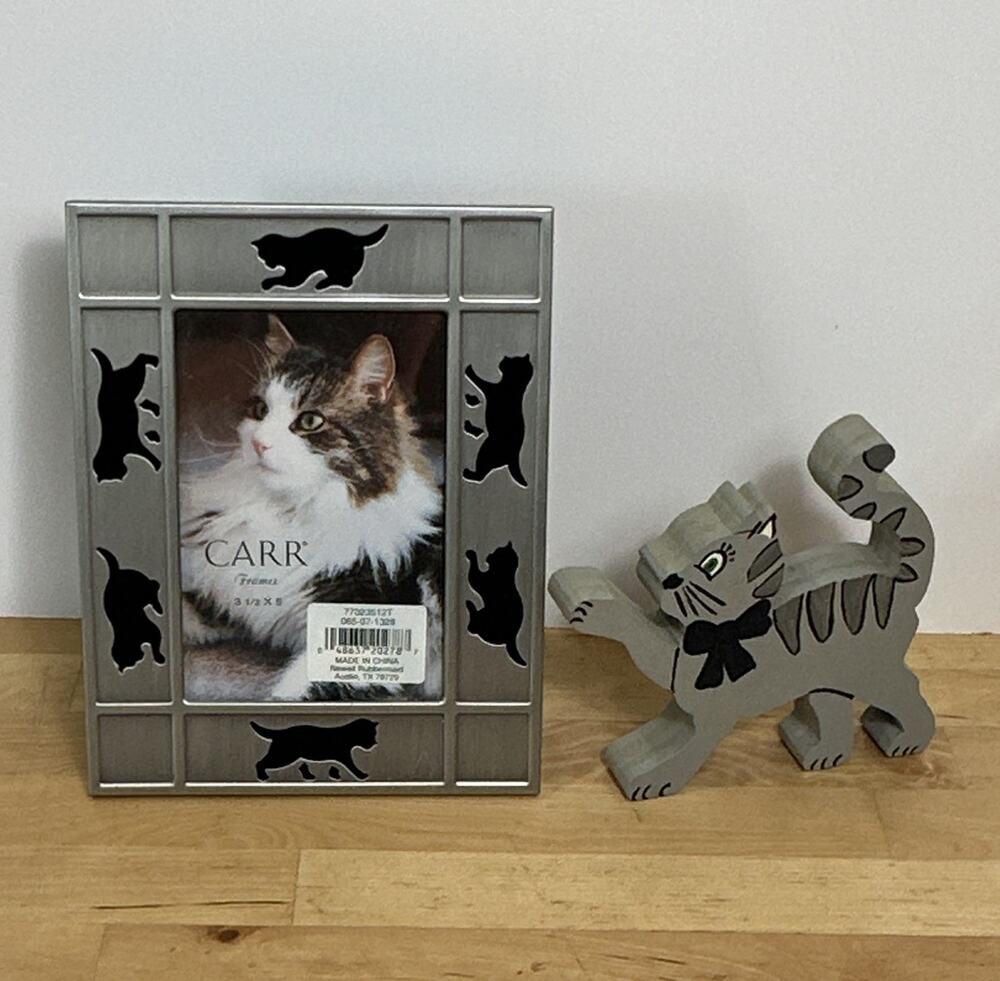 Carr Cat Silhouette Brushed Metal Photo Frame 3.5 x 5 photo, plus wooden cat